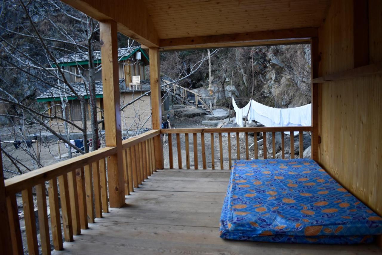 Вілла Moksha - By The River Jibhi Екстер'єр фото